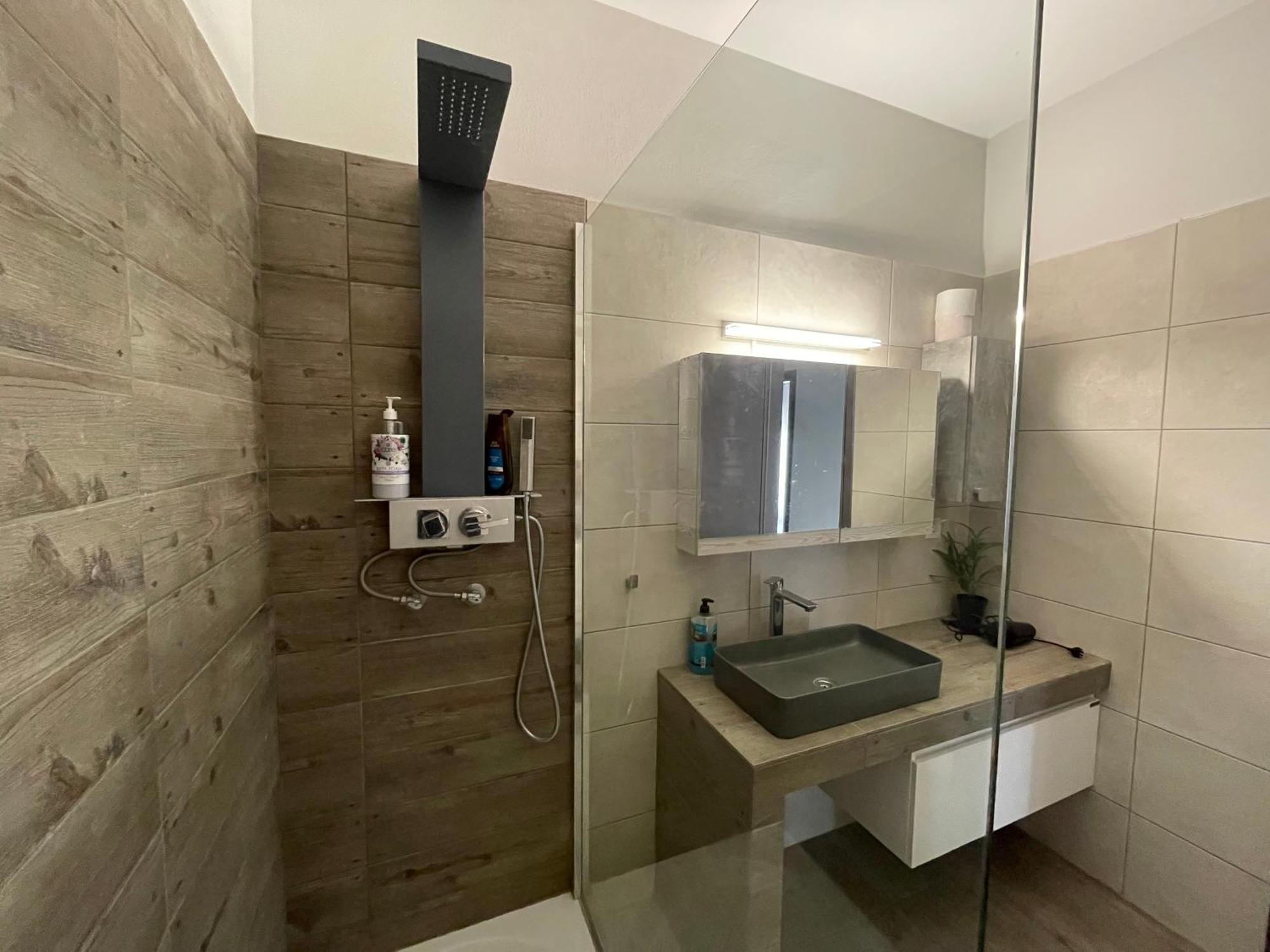 Luxurious 4Th Floor Apartment With Elevator 亚历山德鲁波利斯 外观 照片