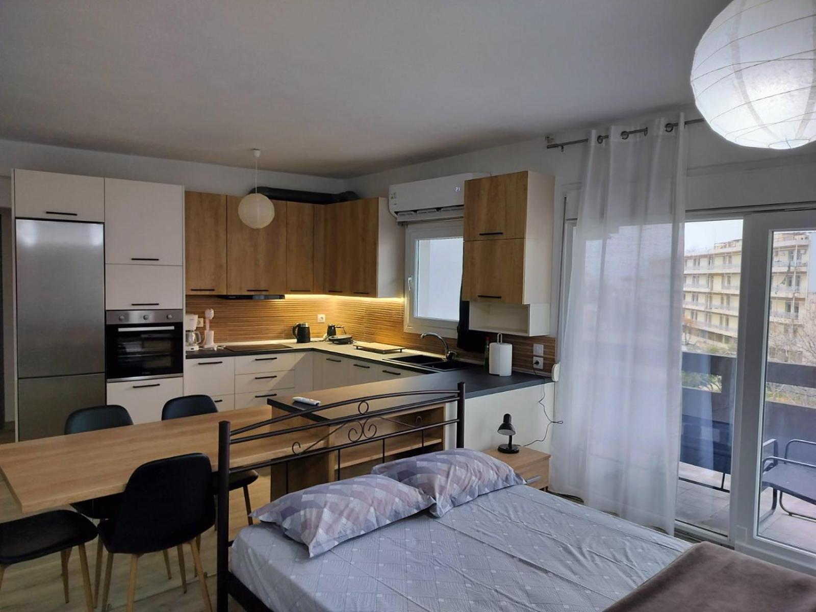 Luxurious 4Th Floor Apartment With Elevator 亚历山德鲁波利斯 外观 照片